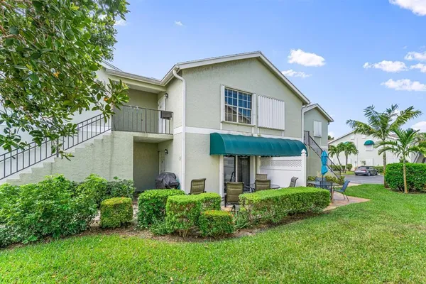 $2,000 | 154 Waterside Drive, Unit 154, Hypoluxo, FL 33462