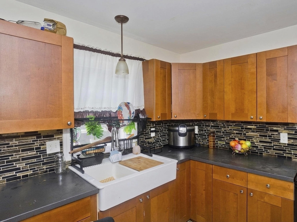175 Bloomfield Street Springfield, MA 01108 - Photo 6 of 16