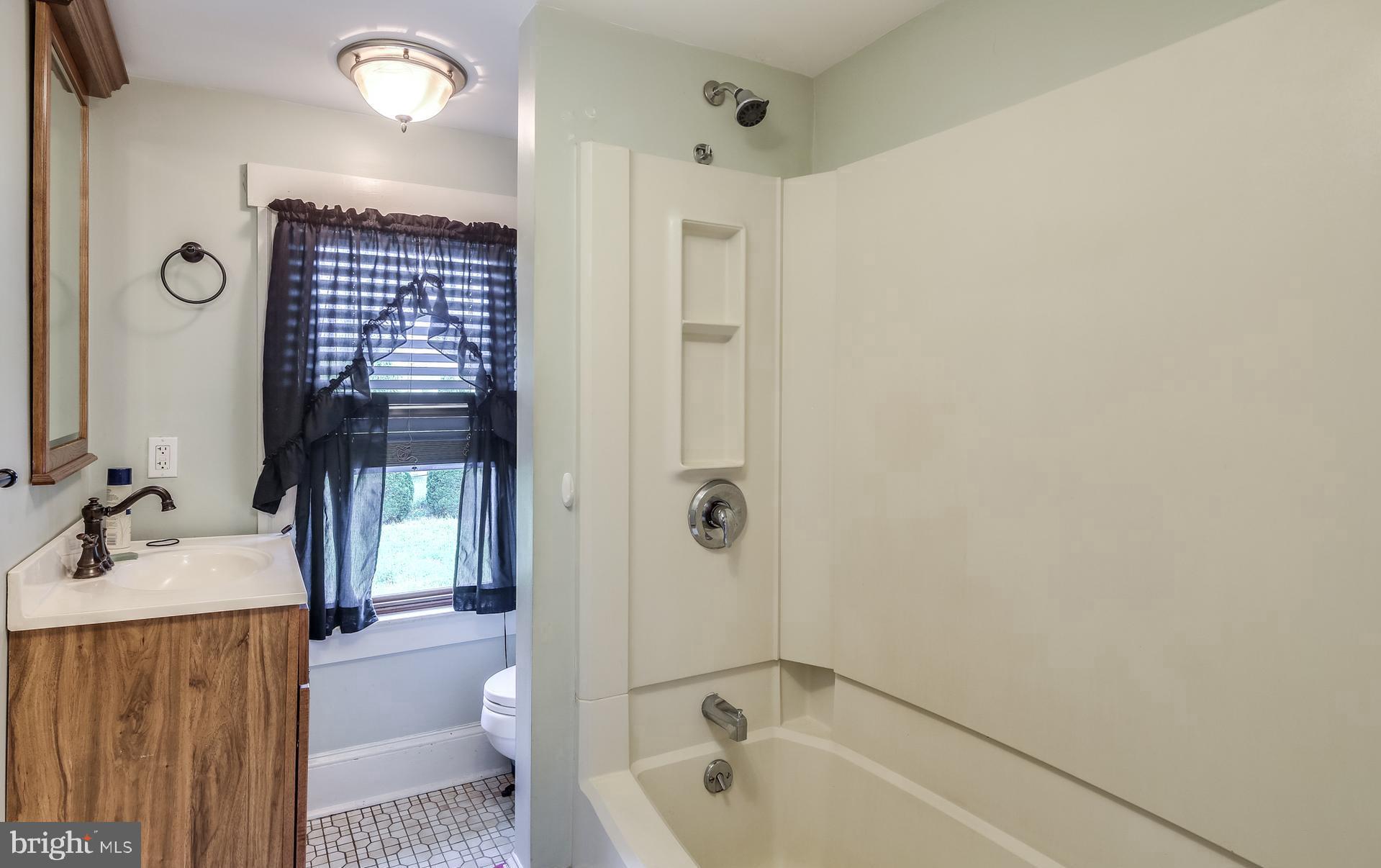 8863 Baltimore Road Frederick, MD 21704 - Photo 20 of 28 Master Bath