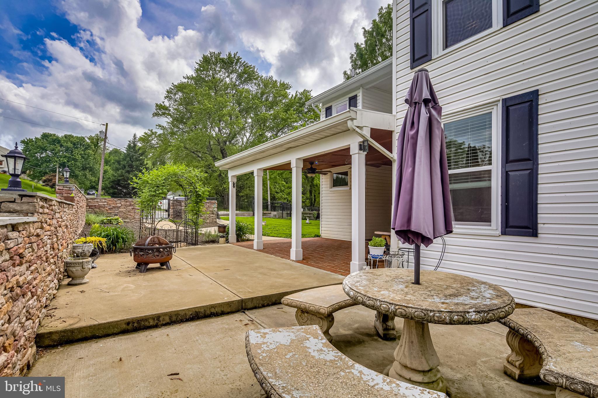 8863 Baltimore Road Frederick, MD 21704 - Photo 4 of 28 Side Exterior-Patio