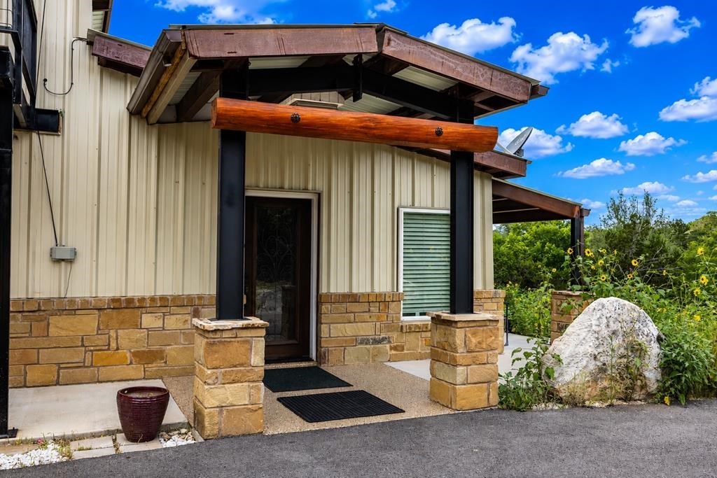 144 Roland Trail Kerrville, TX 78028 - Photo 4 of 29 Gallery Image 4