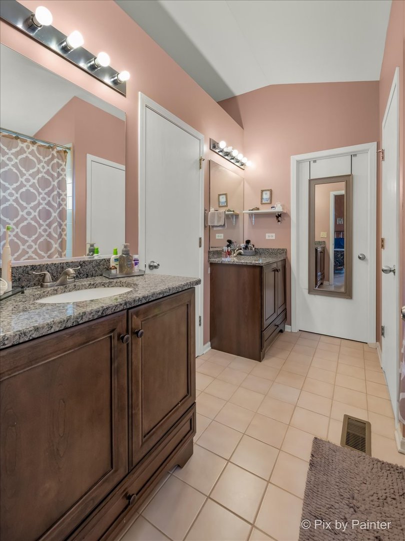 6843 Highgate Road Carpentersville, IL 60110 - Photo 21 of 42 Gallery Image 21