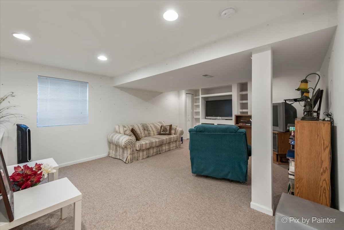 6843 Highgate Road Carpentersville, IL 60110 - Photo 26 of 42 Gallery Image 26