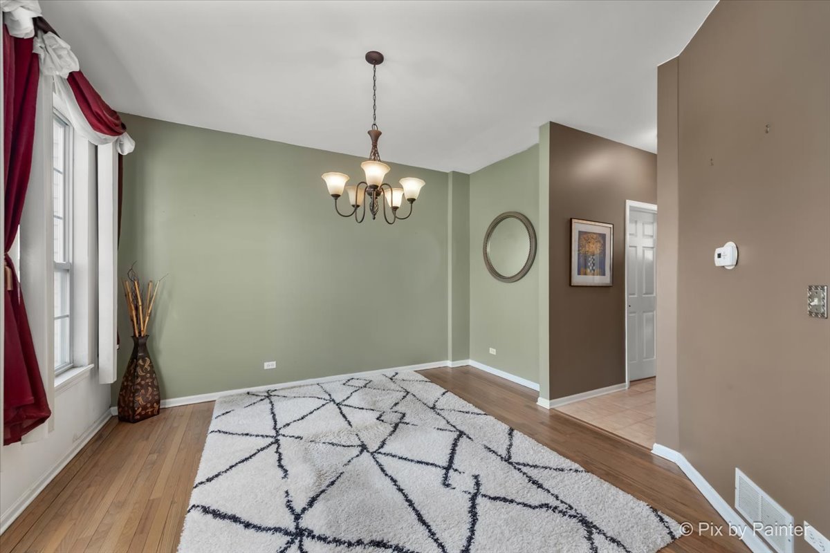 6843 Highgate Road Carpentersville, IL 60110 - Photo 5 of 42 Gallery Image 5