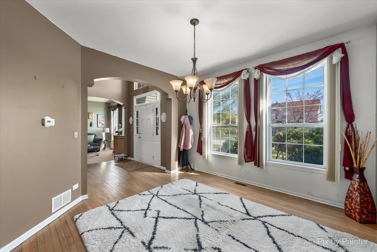 6843 Highgate Road Carpentersville, IL 60110 - Photo 6 of 42 Gallery Image 6