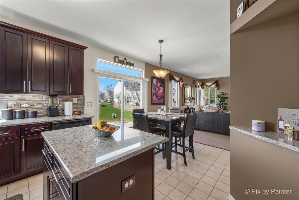 6843 Highgate Road Carpentersville, IL 60110 - Photo 10 of 42 Gallery Image 10