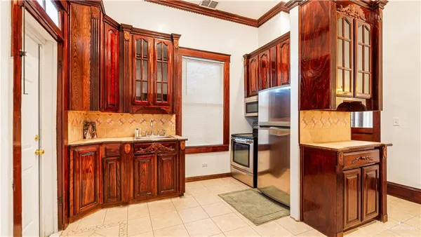 a view of walk in closet