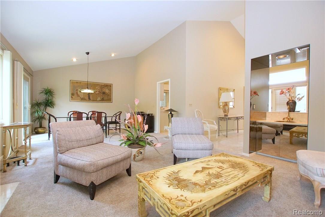 5264 Simpson Lake Road West Bloomfield, MI 48323 - Photo 13 of 27 DSC04199.JPG