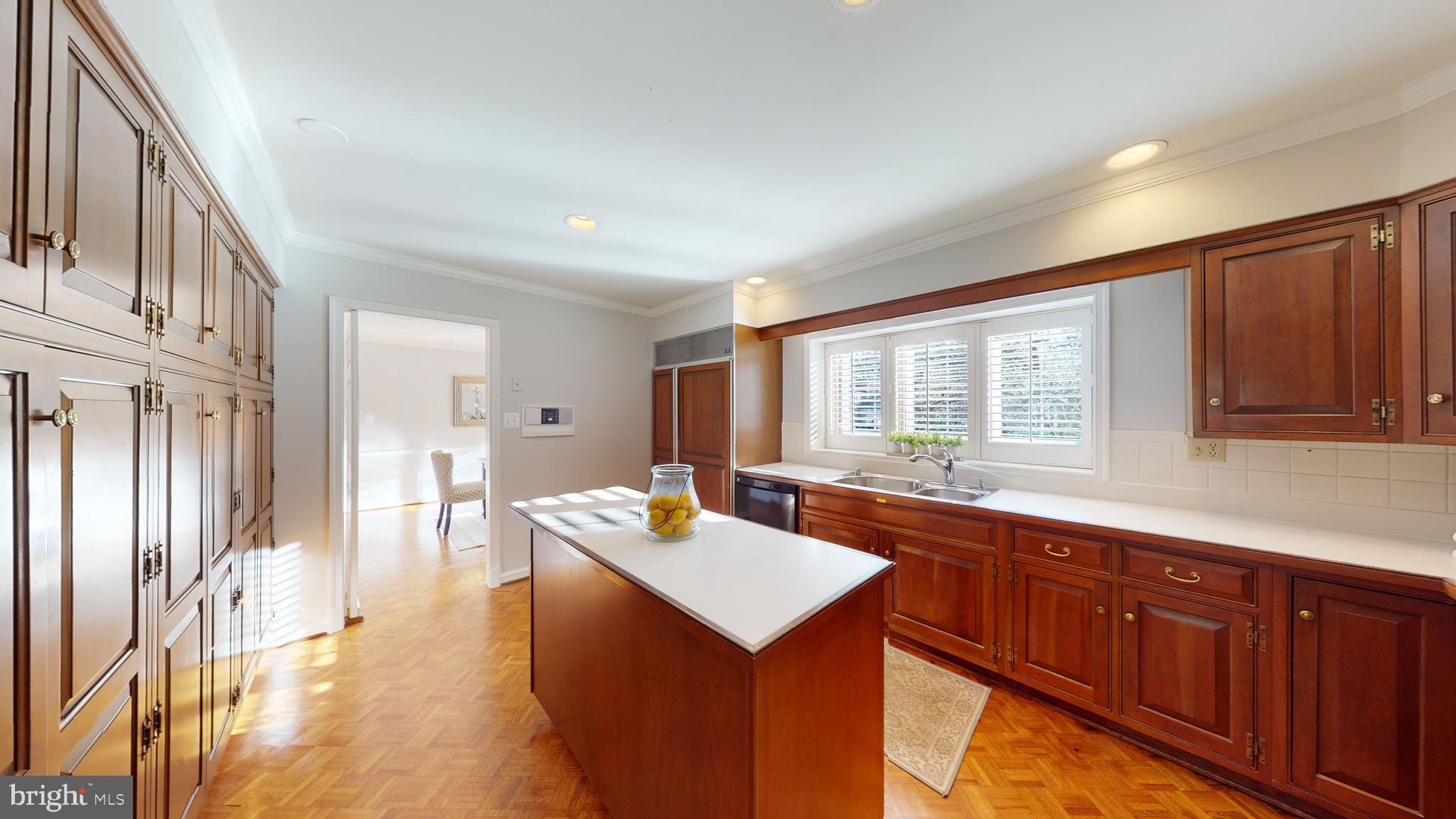 6204 Long Meadow Road McLean, VA 22101 - Photo 12 of 48 Gallery Image 12