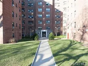 $183,000 | 465 East Lincoln Avenue, Unit 411, Mount Vernon, NY 10552