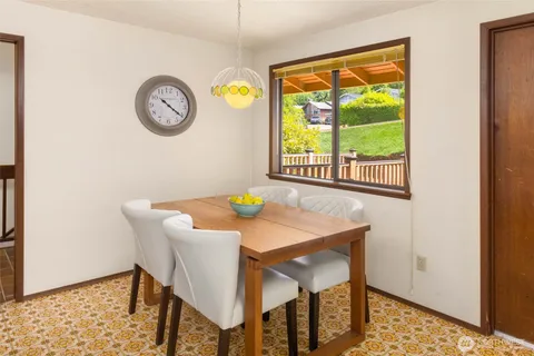 $1,575,000 | 14724 Southeast 49th Street, Bellevue, WA 98006