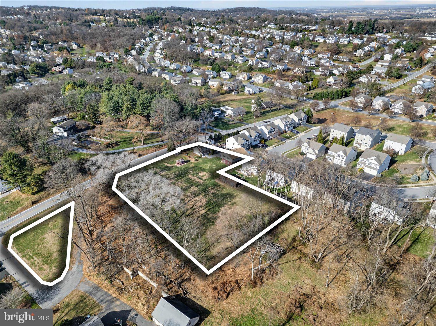 319 Druid Hill Road Mountville, PA 17554 - Photo 57 of 62 an aerial view of a backyard