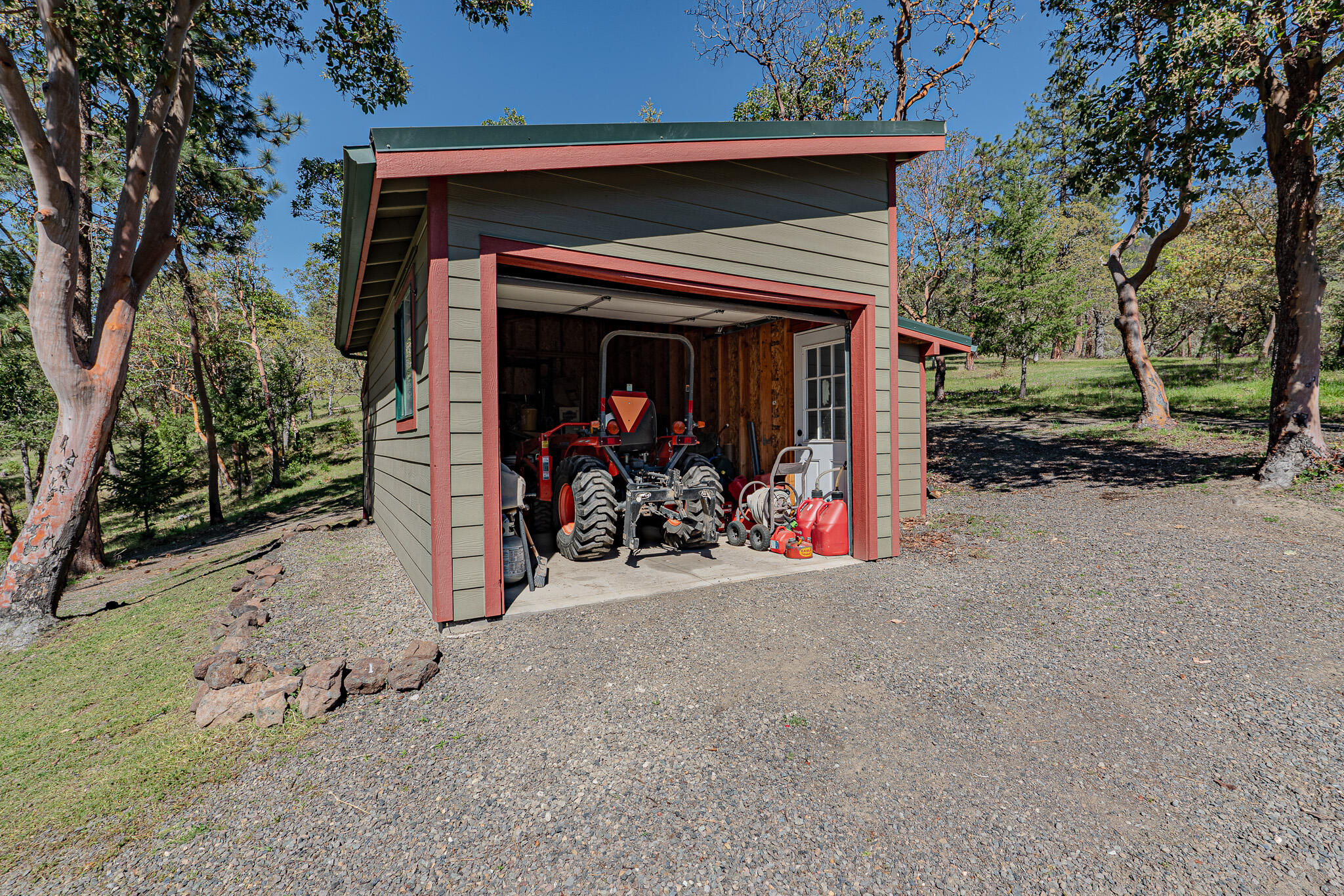 9449 Wagner Creek Road Talent, OR 97540 - Photo 40 of 63 DSC07201-HDR