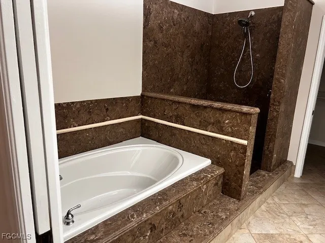 $2,400 | 8676 Franchi Boulevard, Fort Myers, FL 33919