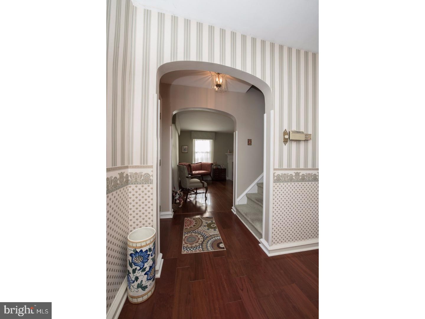 204 Rodmor Road Havertown, PA 19083 - Photo 2 of 18