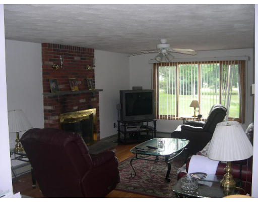 3810 Diamond Hill Road Cumberland, RI 02864 - Photo 8 of 9 Gallery Image 8