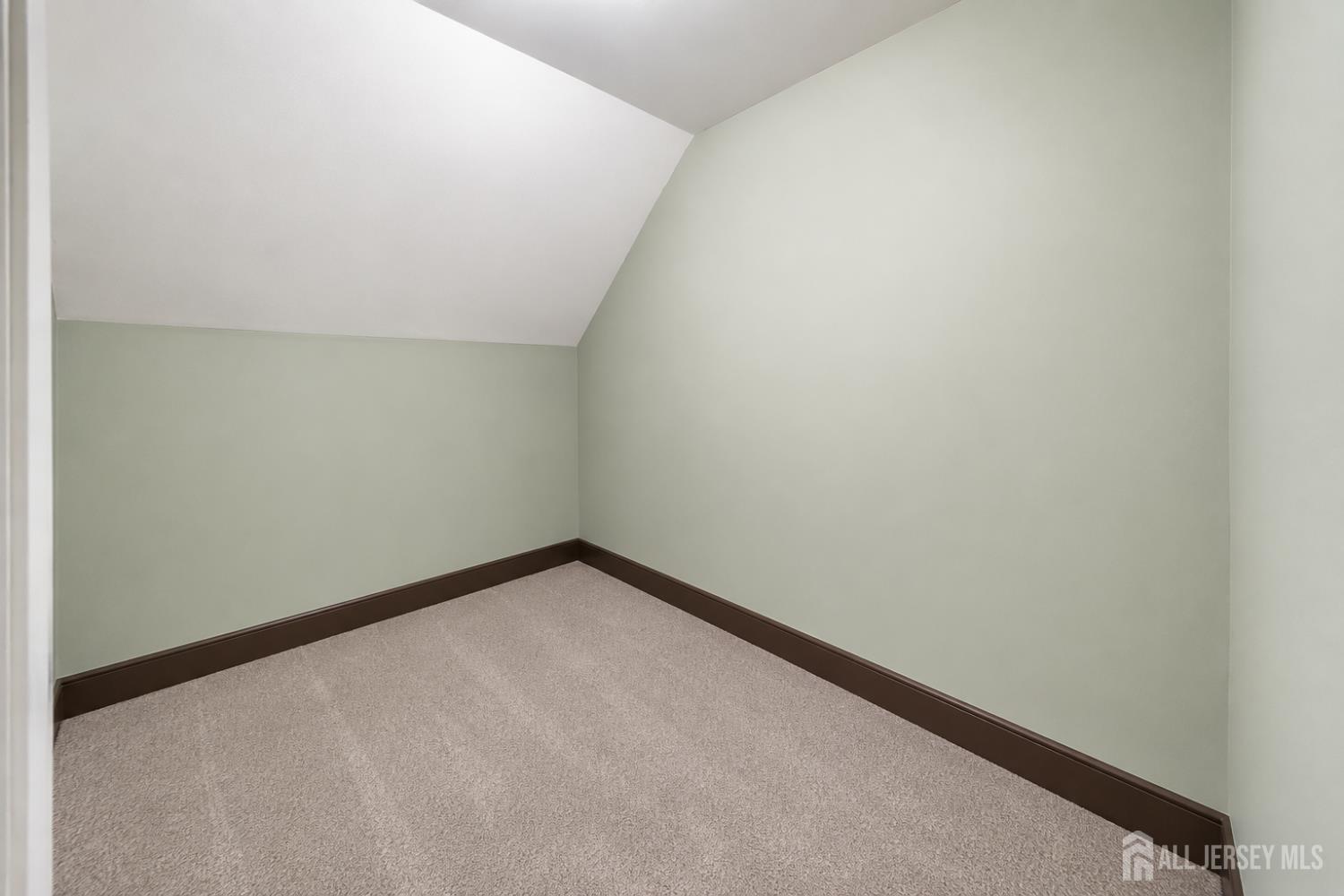 30 Rosewood Road Edison, NJ 08817 - Photo 27 of 33