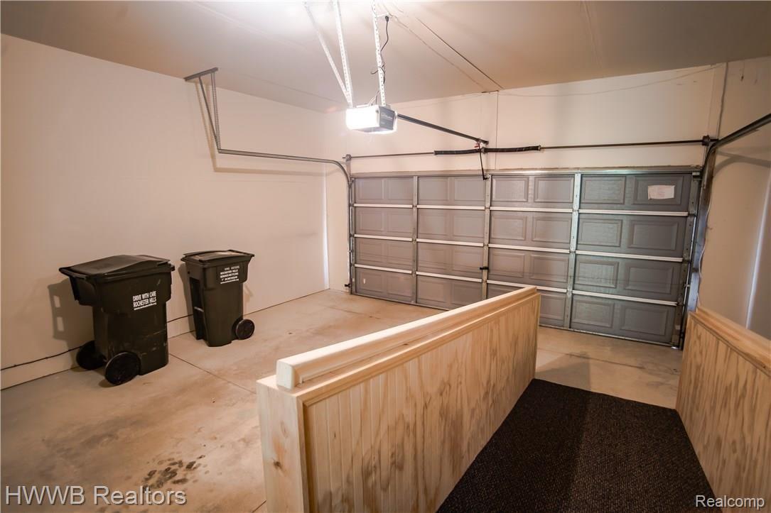 2122 Lagoon Drive Rochester, MI 48309 - Photo 26 of 31 2 car attached Garage