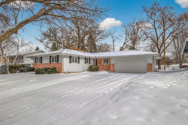 $385,000 | 257 14th Avenue Northwest, New Brighton, MN 55112