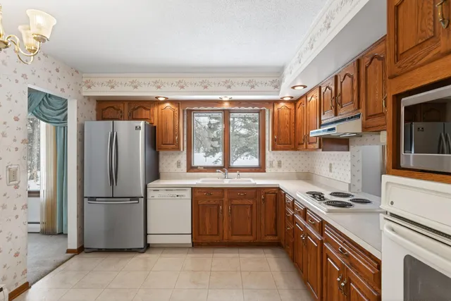 $350,000 | 257 14th Avenue Northwest, New Brighton, MN 55112