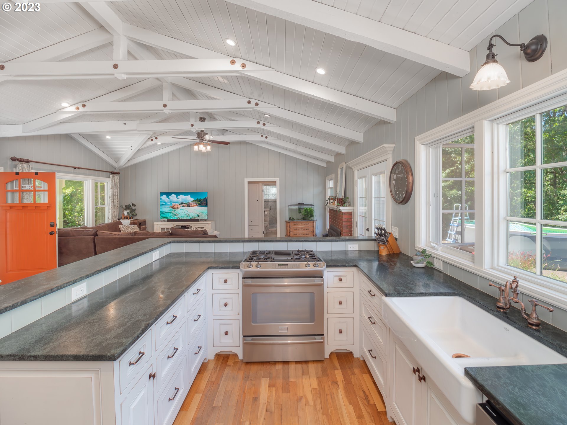 304 River Bend Road Roseburg, OR 97471 - Photo 8 of 28 Gallery Image 8