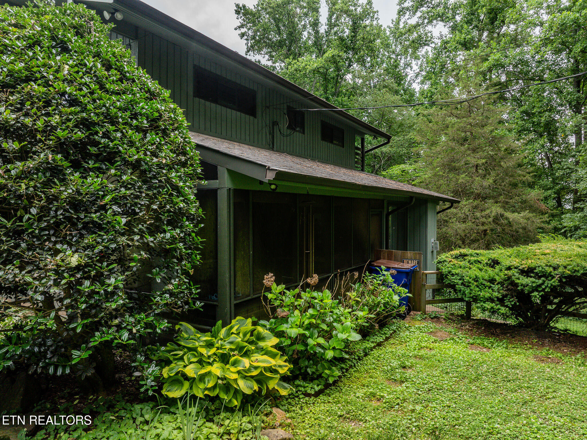 331 Louisiana Avenue Oak Ridge, TN 37830 - Photo 43 of 48 Screened In Side Porch