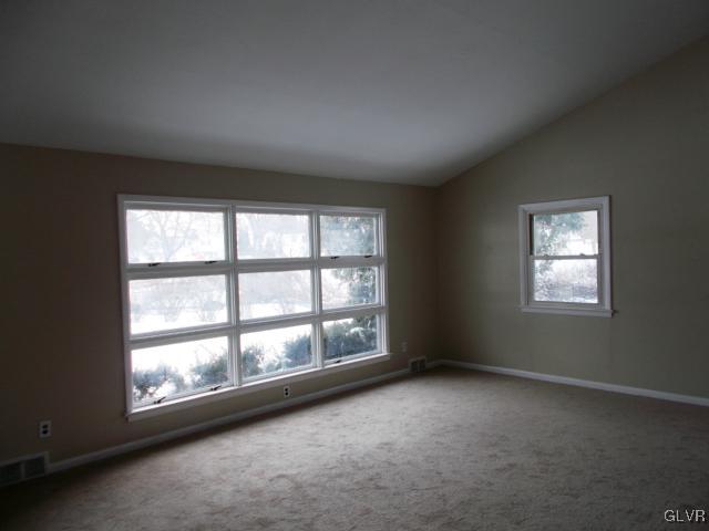 2609 Nottingham Road Bethlehem, PA 18017 - Photo 4 of 19 Gallery Image 4