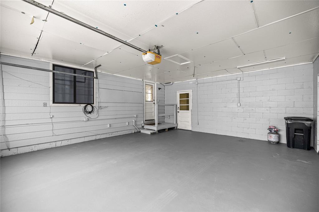 10245 Southwest 105th Street Ocala, FL 34481 - Photo 45 of 83 a view of a livingroom with furniture
