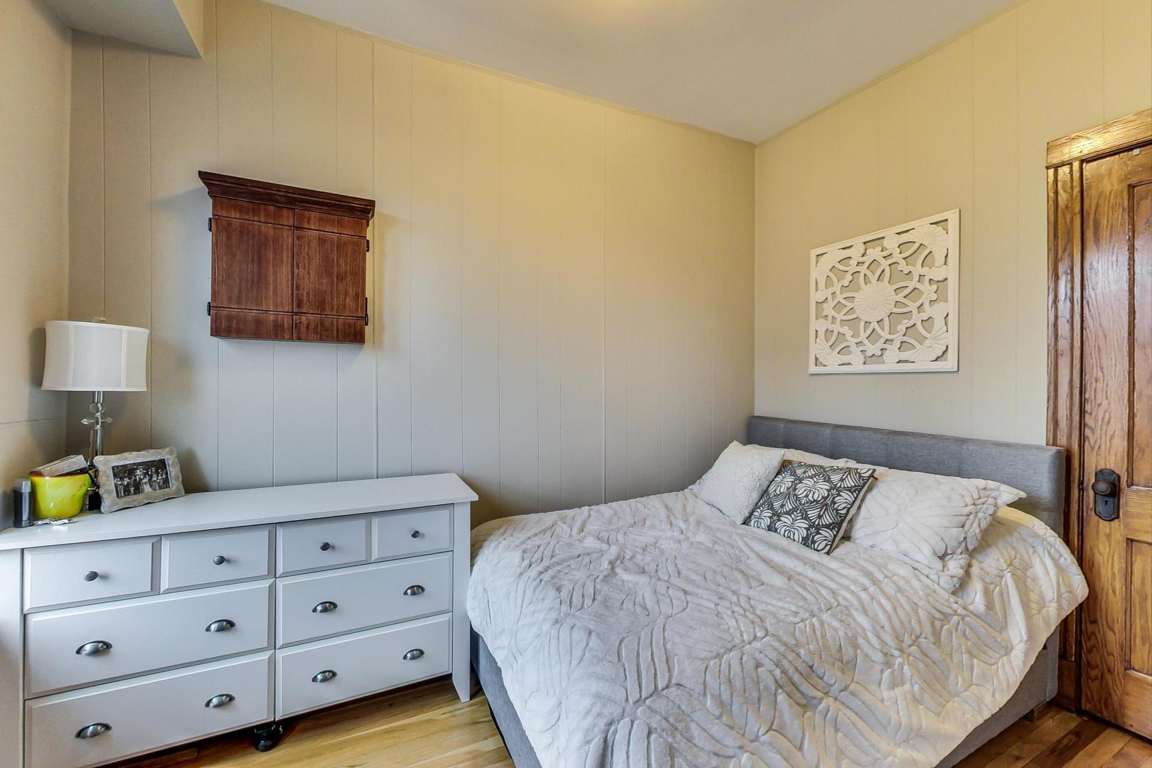 2550 West Augusta Boulevard Chicago, IL 60622 - Photo 12 of 27