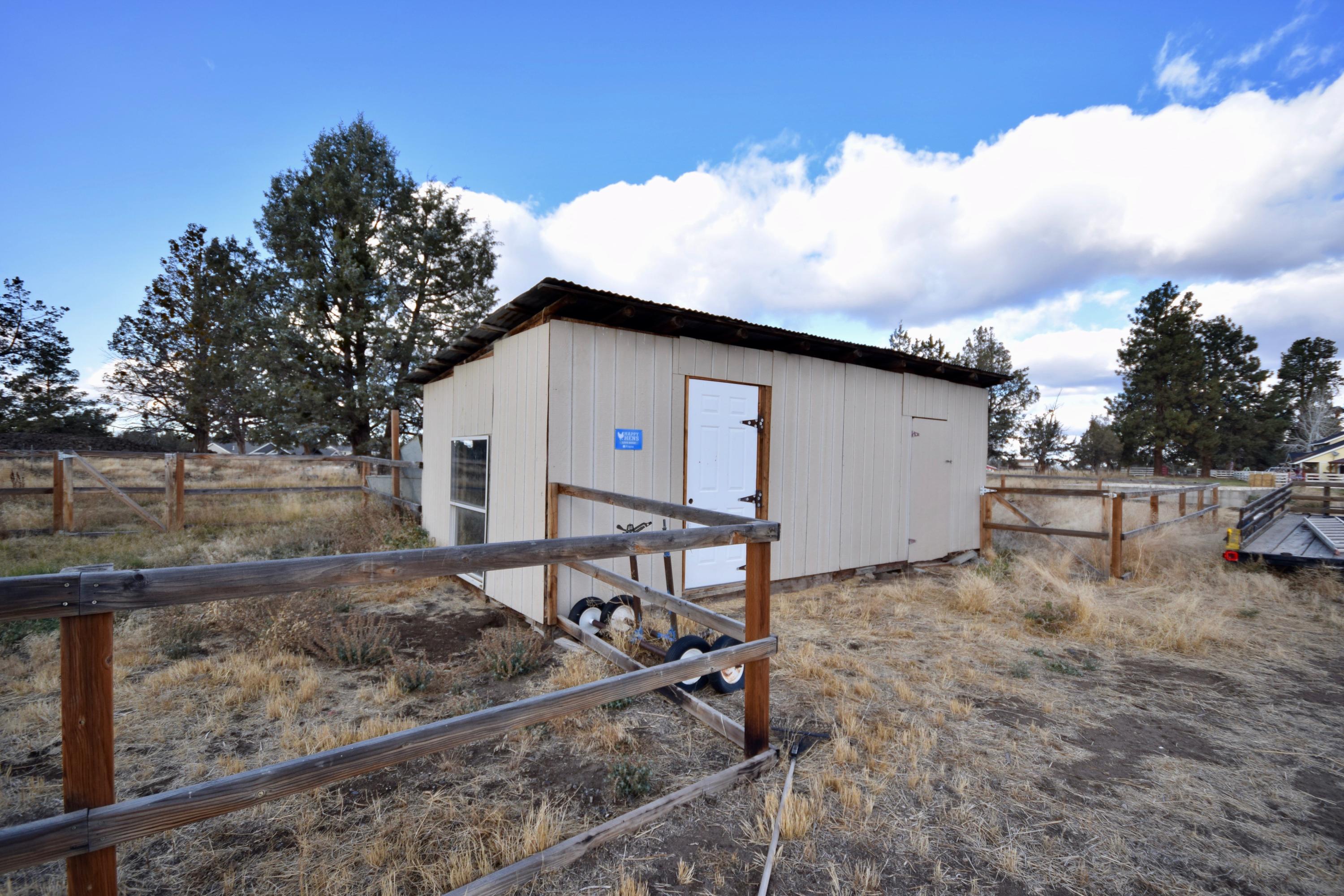 22169 Nelson Road Bend, OR 97701 - Photo 36 of 42 DSC_0051