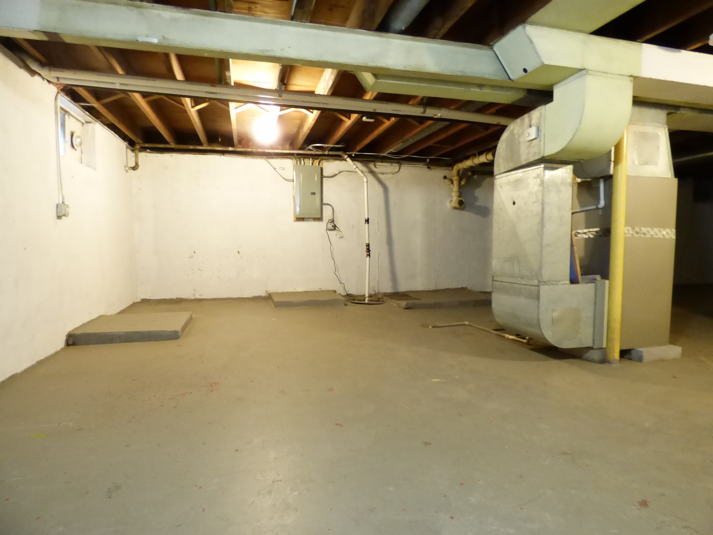 4N261 7th Avenue Addison, IL 60101 - Photo 24 of 31 a view of an empty room