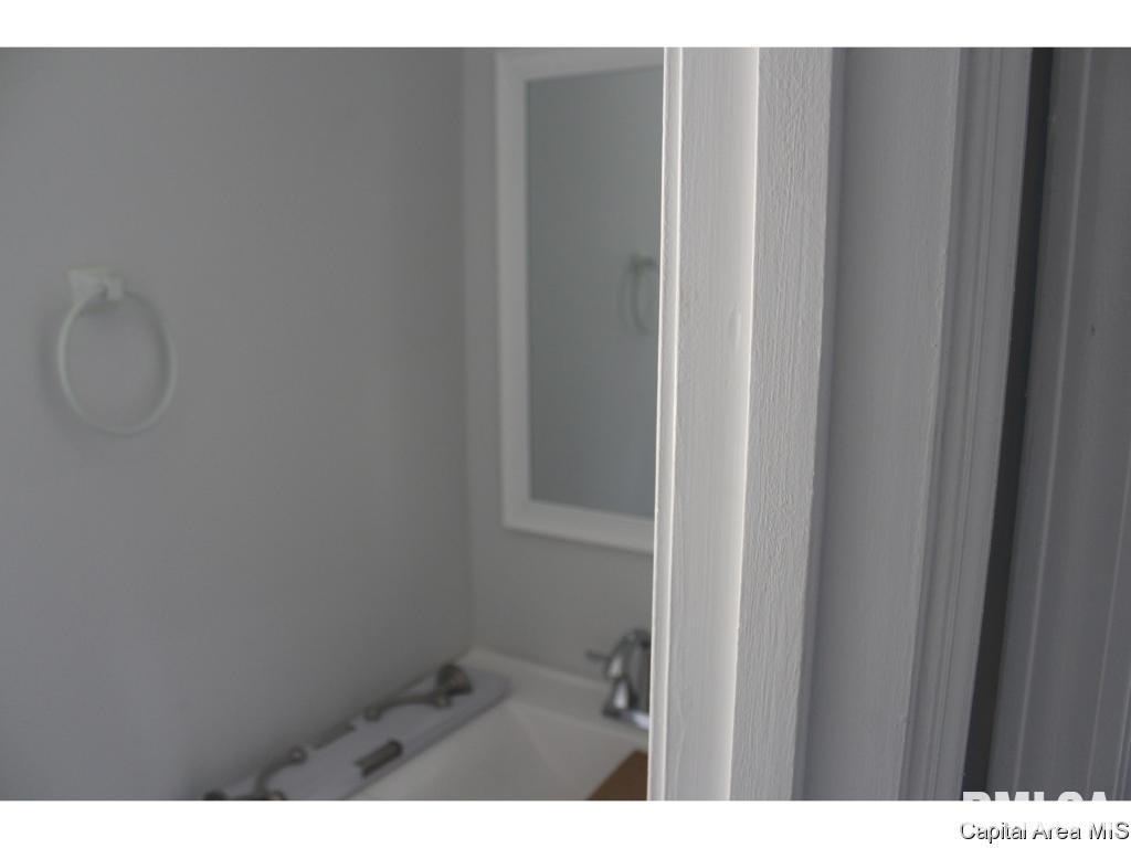 1220 E Street Springfield, IL 62703 - Photo 32 of 36