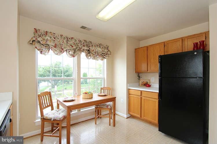 12004 Amber Ridge Circle, Unit B204 Germantown, MD 20876 - Photo 12 of 28 Kitchen