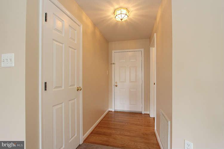 12004 Amber Ridge Circle, Unit B204 Germantown, MD 20876 - Photo 3 of 28 Entry Way