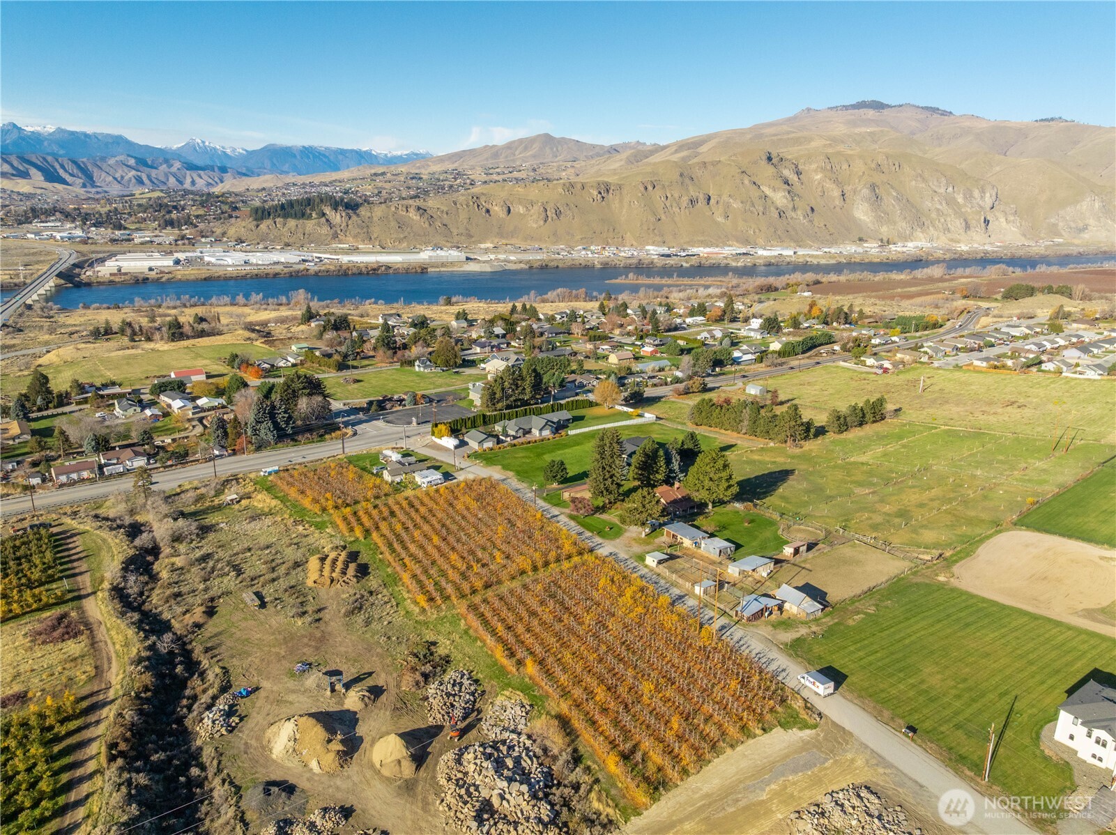 20 Blue Grade Road East Wenatchee, WA 98802 - Photo 2 of 8