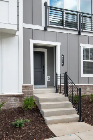 a view of a entrance of the house