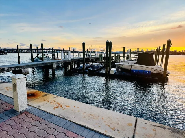 $635,000 | 650 West Avenue, Unit 508, Miami Beach, FL 33139