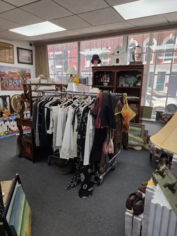 $499,900 | 218 Water Street, Gardiner, ME 04345