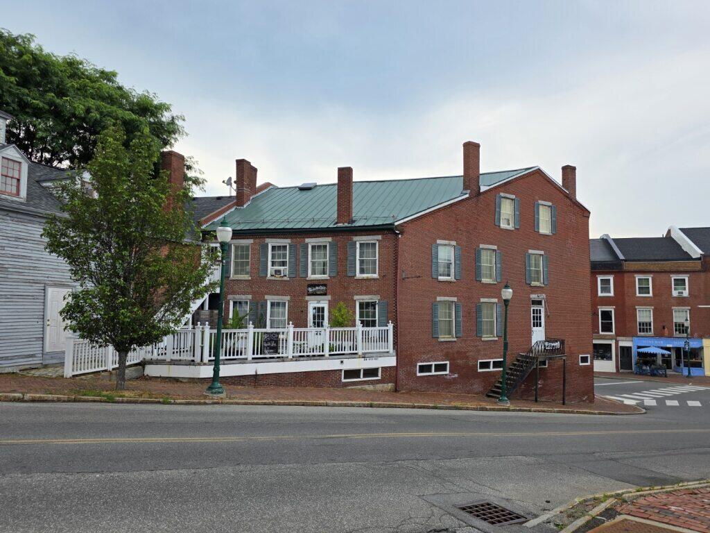 218 Water Street Gardiner, ME 04345 - Photo 5 of 59 218 Water St. 9