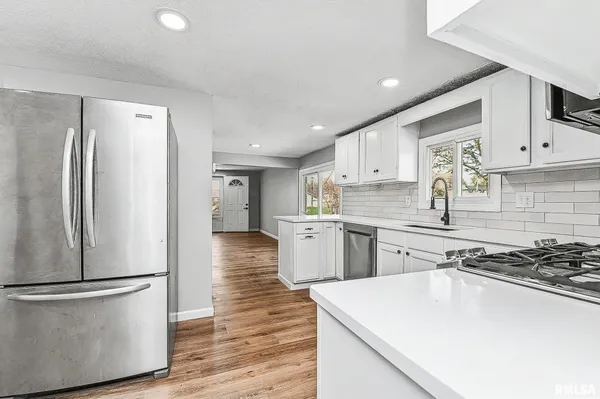 $230,000 | 200 Lilac Lane, East Peoria, IL 61611