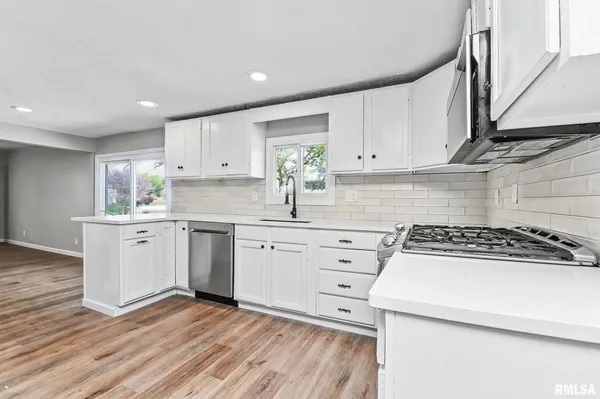 $230,000 | 200 Lilac Lane, East Peoria, IL 61611