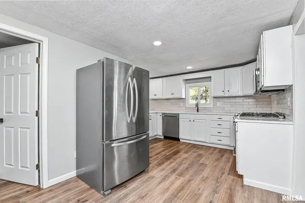 $230,000 | 200 Lilac Lane, East Peoria, IL 61611