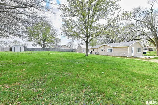 $230,000 | 200 Lilac Lane, East Peoria, IL 61611