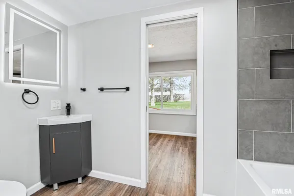 $230,000 | 200 Lilac Lane, East Peoria, IL 61611