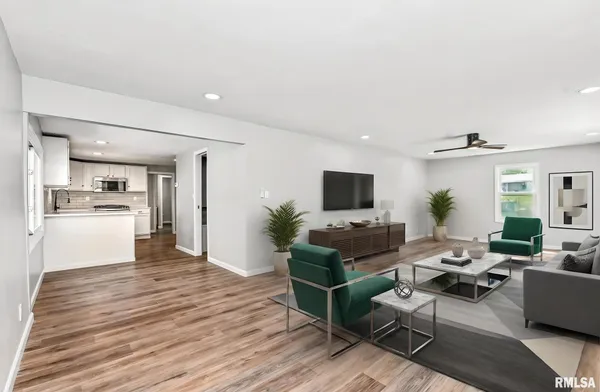 $230,000 | 200 Lilac Lane, East Peoria, IL 61611