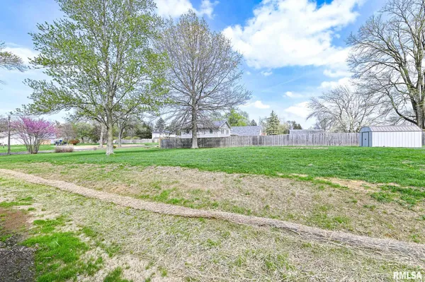 $230,000 | 200 Lilac Lane, East Peoria, IL 61611