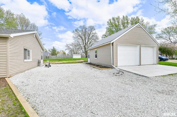 $230,000 | 200 Lilac Lane, East Peoria, IL 61611