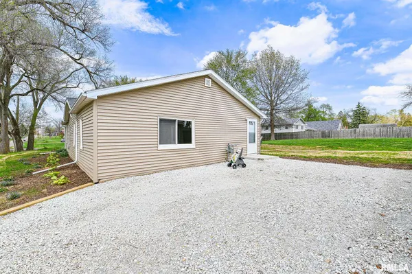 $230,000 | 200 Lilac Lane, East Peoria, IL 61611