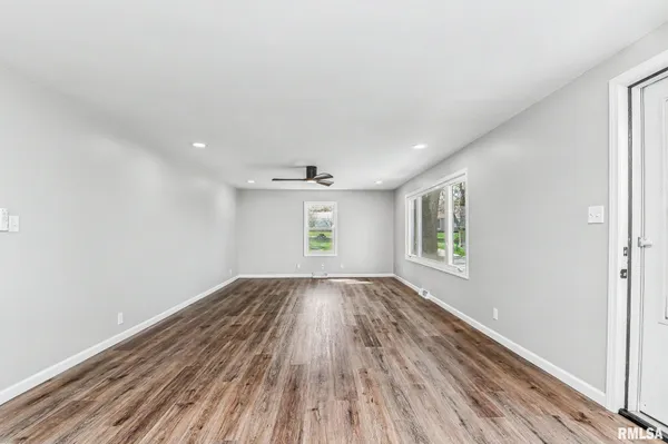 $230,000 | 200 Lilac Lane, East Peoria, IL 61611