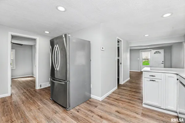 $230,000 | 200 Lilac Lane, East Peoria, IL 61611